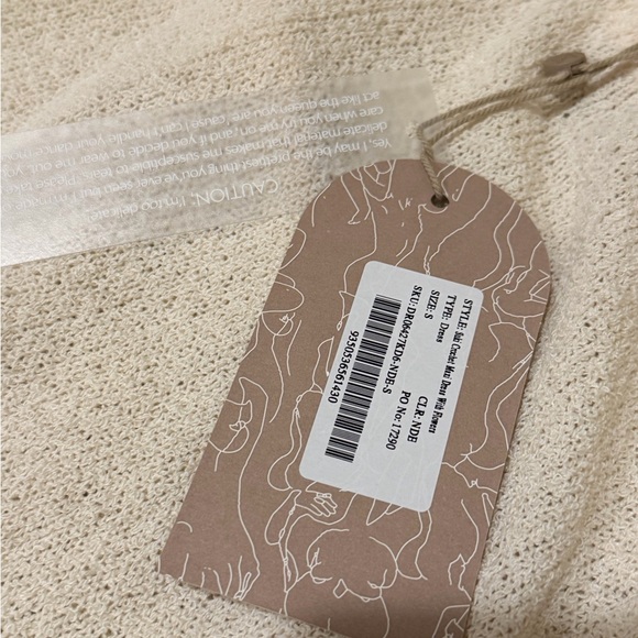 Meshki Dress| Suki Crochet Maxi Dress with Flowers - Picture 4 of 4